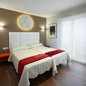 Caballerizas Con Parking Gratuito En Pleno Centro Spain